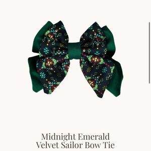 Midnight Emerald Velvet Sailor Bow for dogs